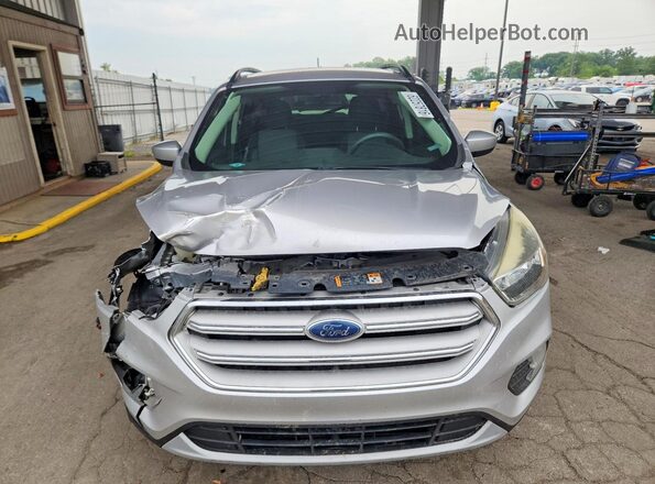 1FMCU0GD3JUB36901 2018 FORD ESCAPE Silver წინა ხედი