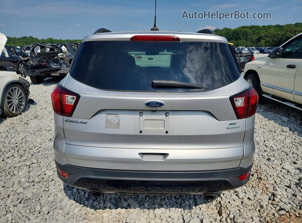1FMCU0GD3KUB09196 2019 FORD ESCAPE Silver Widok z tyłu