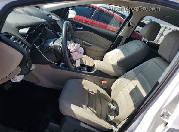 1FMCU0GD4HUA16339 2017 FORD ESCAPE White Front interior view