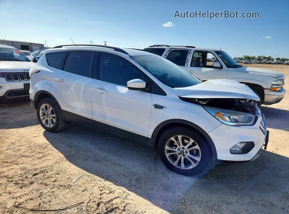 1FMCU0GD4HUA68344 2017 FORD ESCAPE White Передня права чверть