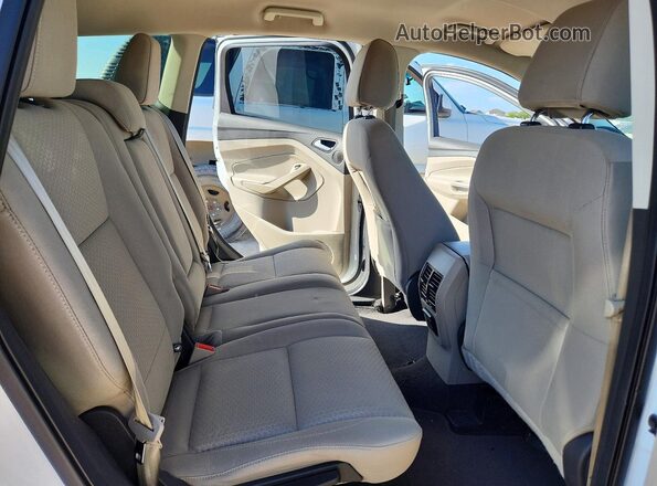 1FMCU0GD4HUA68344 2017 FORD ESCAPE White Вид задньої частини салону