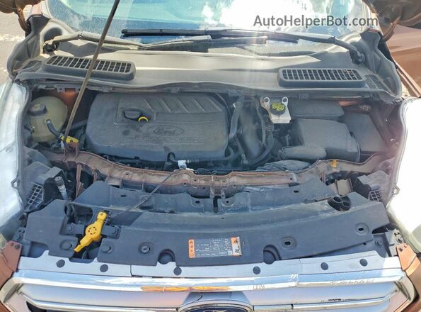 1FMCU0GD4HUA68831 2017 FORD ESCAPE Orange Вид підкапотного простору