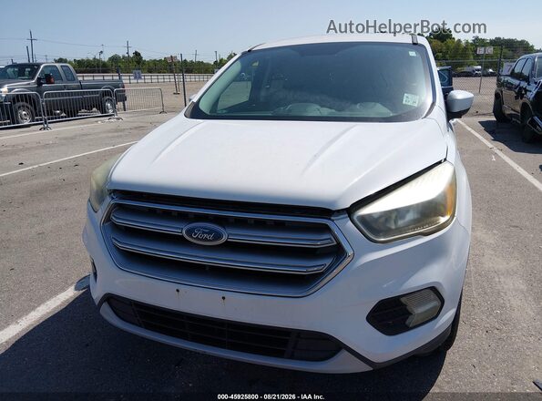 1FMCU0GD4HUC27637 2017 FORD ESCAPE Белый Вид спереди