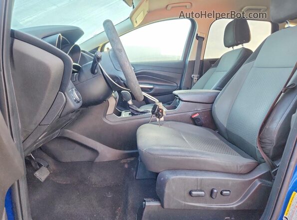 1FMCU0GD4HUD24823 2017 FORD ESCAPE Blue წინა სალონის ხედი