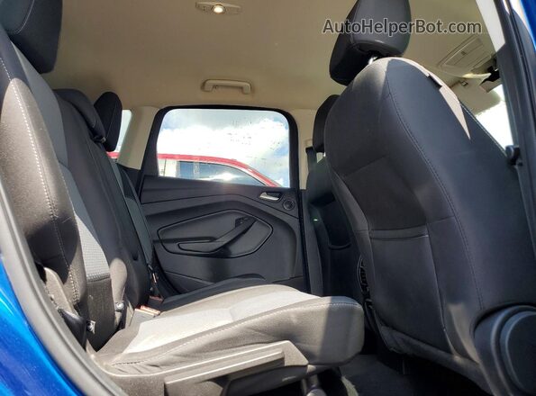 1FMCU0GD4HUD78901 2017 FORD ESCAPE Blue Vista interior trasera