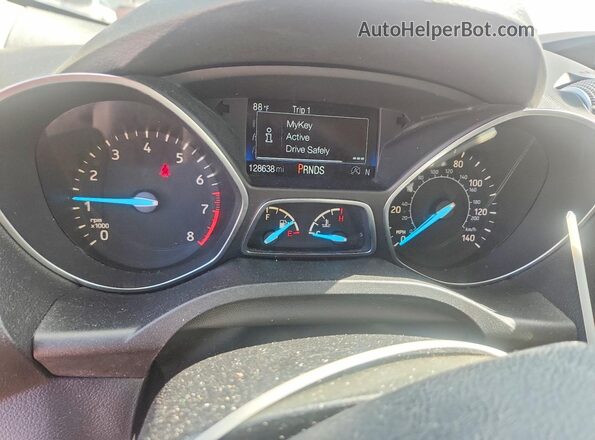 1FMCU0GD4HUE02212 2017 FORD ESCAPE Red Вид щитка приладів