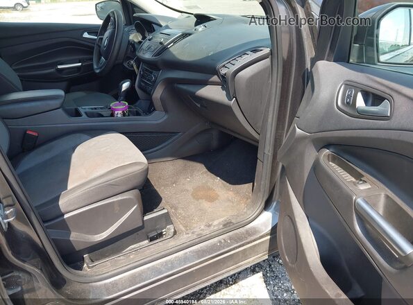 1FMCU0GD4JUA43496 2018 FORD ESCAPE Gray Front interior view