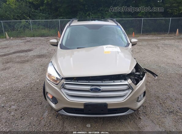 1FMCU0GD4JUB39760 2018 FORD ESCAPE Beige Սարքավորումների վահանակի տեսք