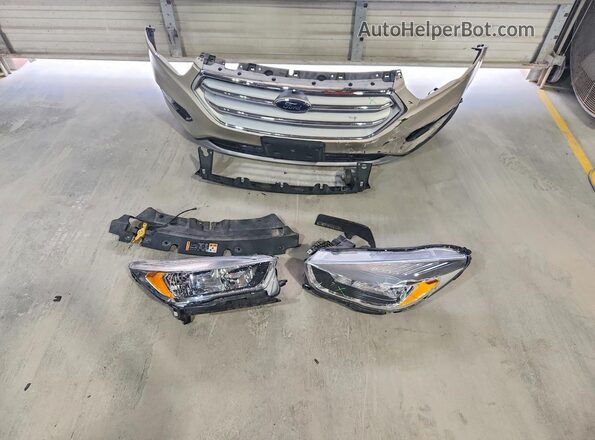 1FMCU0GD4JUC46906 2018 FORD ESCAPE Tan Widok naklejki z numerem VIN