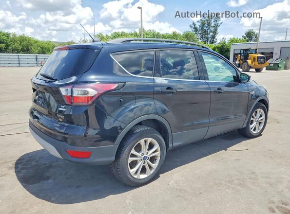 1FMCU0GD4JUC61311 2018 FORD ESCAPE Черный Задняя правая четверть