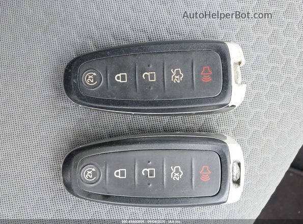 1FMCU0GD4KUB20370 2019 FORD ESCAPE Серый Вид панели приборов