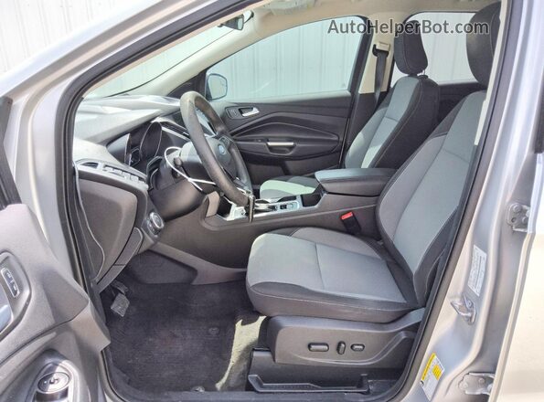 1FMCU0GD4KUB30994 2019 FORD ESCAPE Silver Widok wnętrza z przodu