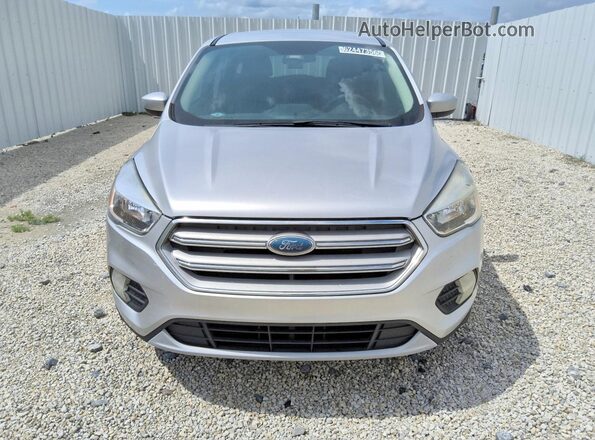 1FMCU0GD4KUB30994 2019 FORD ESCAPE Silver Widok z przodu