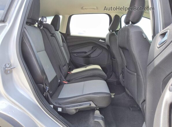 1FMCU0GD4KUB30994 2019 FORD ESCAPE Silver Widok wnętrza z tyłu