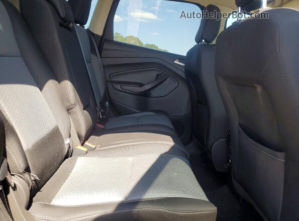 1FMCU0GD4KUB33197 2019 FORD ESCAPE Silver Widok wnętrza z tyłu