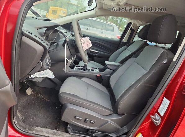 1FMCU0GD5HUB57226 2017 FORD ESCAPE Красный Вид салона спереди