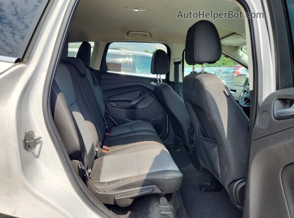 1FMCU0GD5HUC08742 2017 FORD ESCAPE White უკანა სალონის ხედი