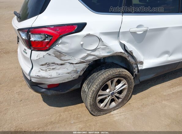 1FMCU0GD5HUD47169 2017 FORD ESCAPE White Front view
