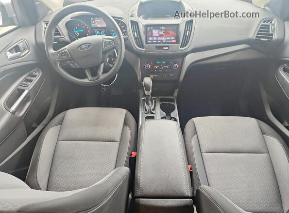 1FMCU0GD5JUB09831 2018 FORD ESCAPE Silver Widok deski rozdzielczej