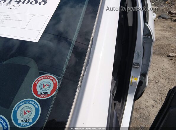 1FMCU0GD5JUC17723 2018 FORD ESCAPE White Դիմացի տեսք