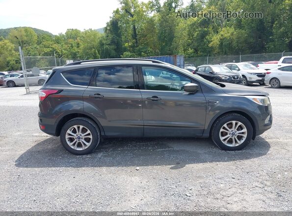 1FMCU0GD5JUD14355 2018 FORD ESCAPE Gray Widok wnętrza z tyłu