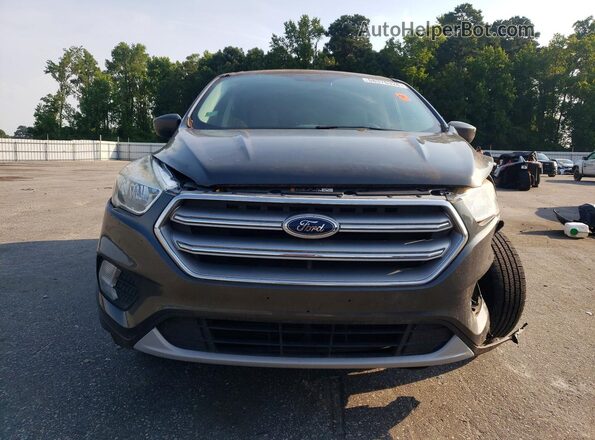 1FMCU0GD6HUA88174 2017 FORD ESCAPE Gray Вид спереду
