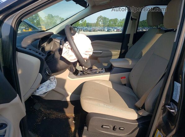 1FMCU0GD6HUA88174 2017 FORD ESCAPE Gray Вид салону спереду