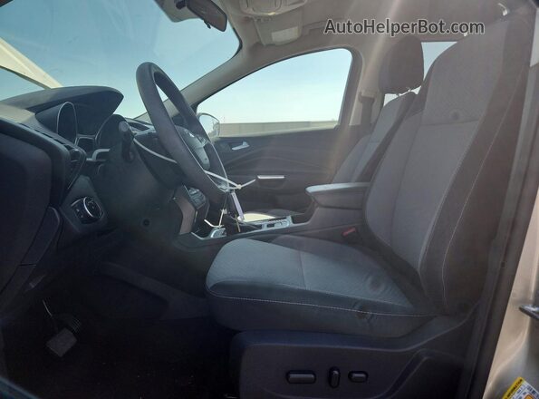 1FMCU0GD6HUE22770 2017 FORD ESCAPE Gold Вид салону спереду