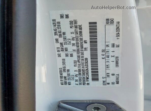 1FMCU0GD6JUD38289 2018 FORD ESCAPE White VIN կոդի պիտակի տեսք