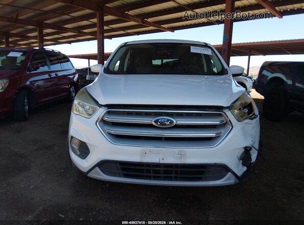 1FMCU0GD6KUB04851 2019 FORD ESCAPE Белый Вид щитка приборов