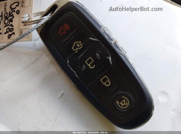 1FMCU0GD6KUB04851 2019 FORD ESCAPE Белый Вид панели приборов