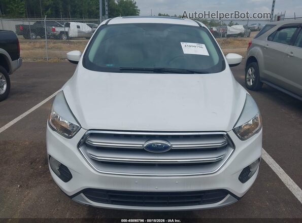 1FMCU0GD7HUB12028 2017 FORD ESCAPE White Vista frontal