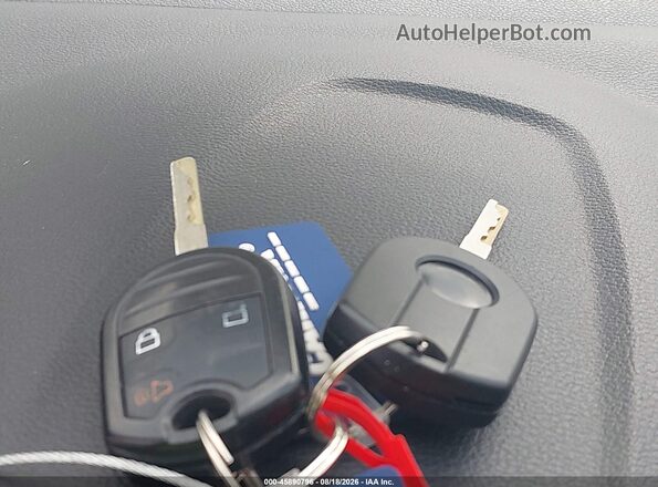 1FMCU0GD7HUB12028 2017 FORD ESCAPE White Vista del salpicadero