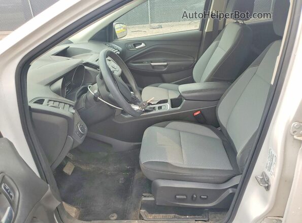 1FMCU0GD7HUD18403 2017 FORD ESCAPE Белый Вид салона спереди