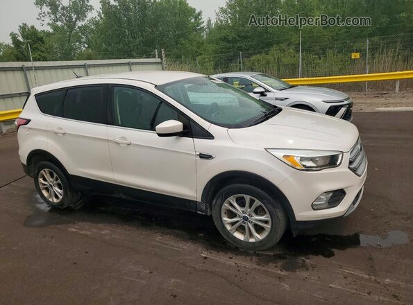 1FMCU0GD7HUD18403 2017 FORD ESCAPE Белый Передняя правая четверть
