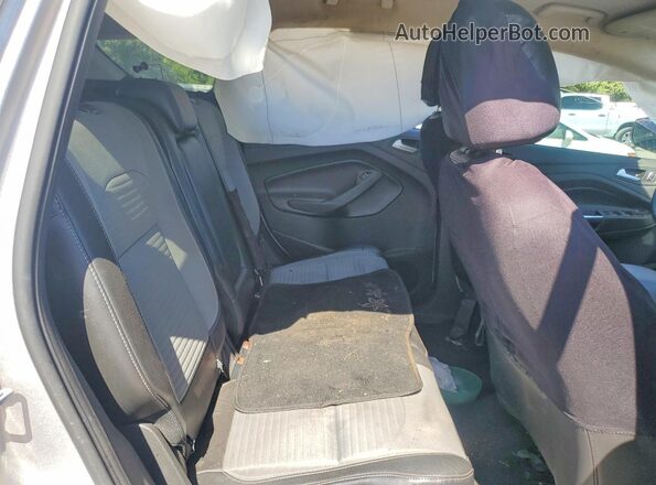 1FMCU0GD7HUD28204 2017 FORD ESCAPE Silver Սալոնի հետևի տեսք