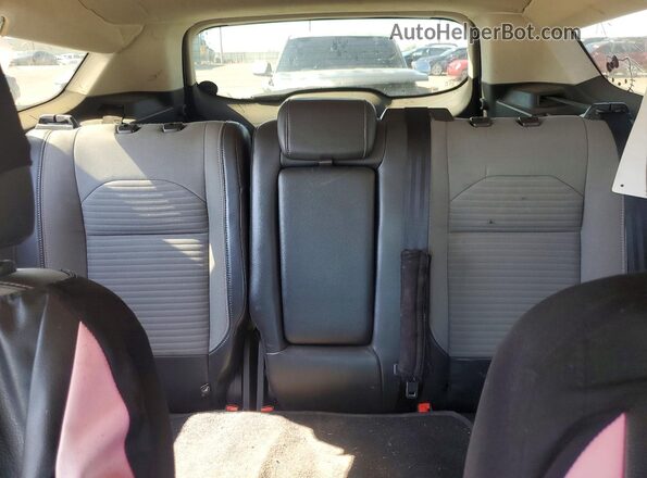 1FMCU0GD7HUD28204 2017 FORD ESCAPE Silver Հետևի նստատեղերի տեսք