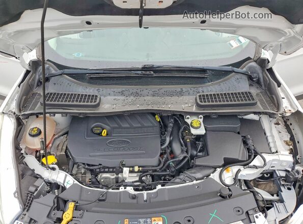1FMCU0GD7HUD45925 2017 FORD ESCAPE White ძრავის განყოფილების ხედი