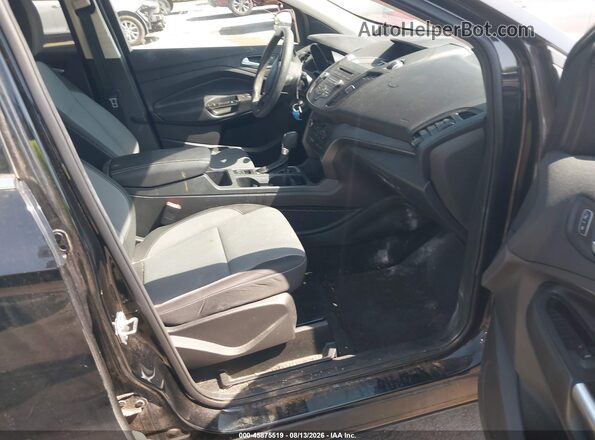 1FMCU0GD7HUD92906 2017 FORD ESCAPE Black Widok wnętrza z przodu