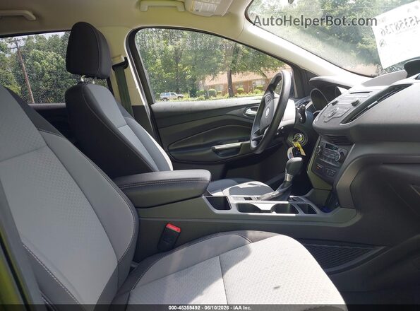 1FMCU0GD7HUE50173 2017 FORD ESCAPE Серый Вид салона спереди