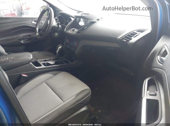 1FMCU0GD7JUA36770 2018 FORD ESCAPE Blue Front interior view