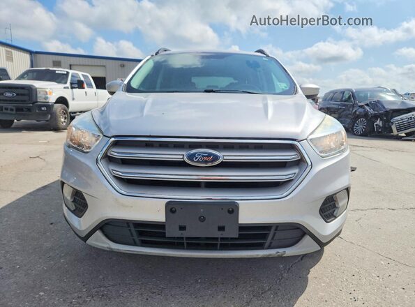 1FMCU0GD7JUA73348 2018 FORD ESCAPE Серебряный Вид спереди
