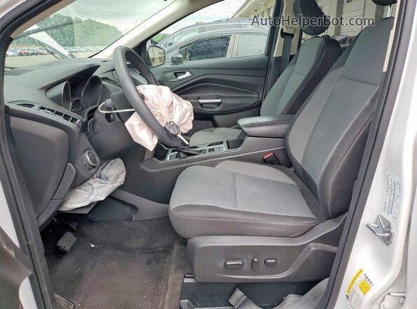 1FMCU0GD7JUC03970 2018 FORD ESCAPE Белый Вид салона спереди