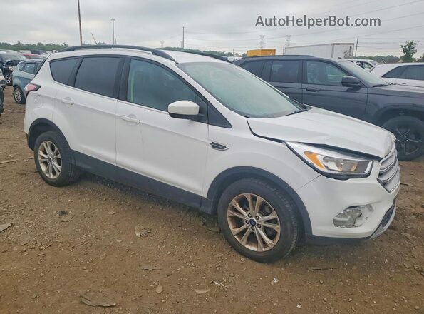 1FMCU0GD7JUC57446 2018 FORD ESCAPE White Przód prawy