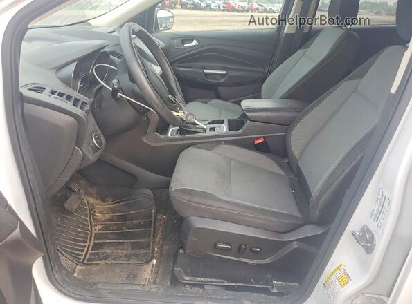 1FMCU0GD7JUC57446 2018 FORD ESCAPE White Widok wnętrza z przodu