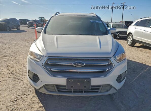 1FMCU0GD7JUC61741 2018 FORD ESCAPE Белый Вид спереди