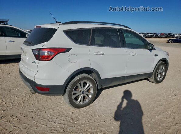 1FMCU0GD7JUC61741 2018 FORD ESCAPE Белый Задняя правая четверть