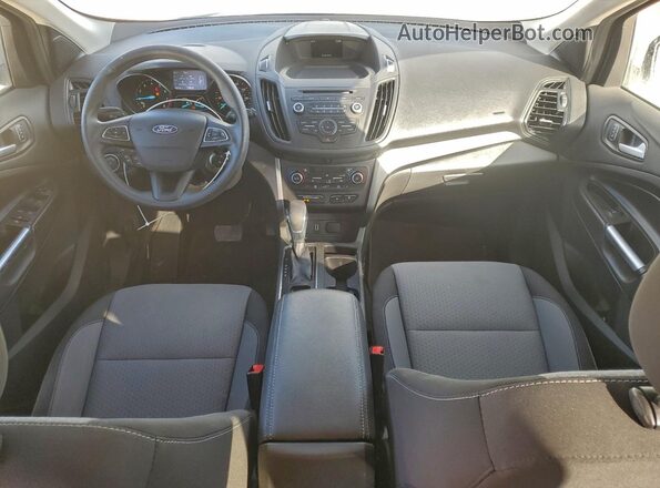 1FMCU0GD7JUC61741 2018 FORD ESCAPE Белый Вид панели приборов