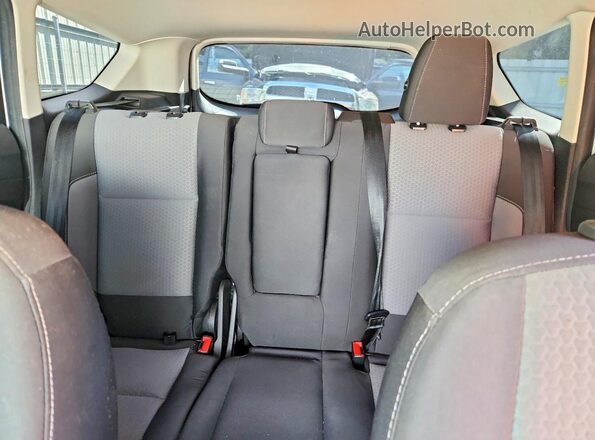 1FMCU0GD7JUC64879 2018 FORD ESCAPE Белый Вид задних сидений