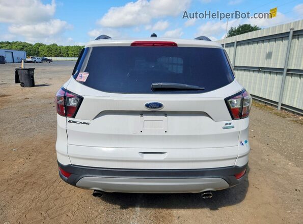 1FMCU0GD7JUC64879 2018 FORD ESCAPE Белый Вид сзади